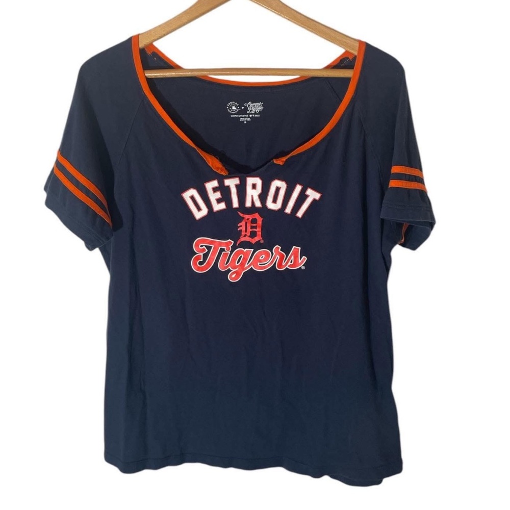 C15- Detroit Tigers Navy Blue T-Shirt XL